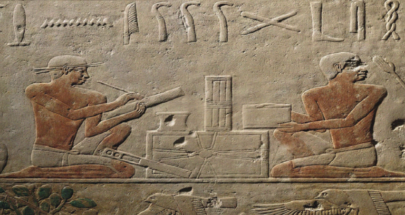 كيف أثرت آلام الظهر على فئة من المصريين القدماء؟ image