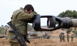 شاهد ماذا يوجد على بدلة الجنود الإسرائيليين؟ (صورة) image