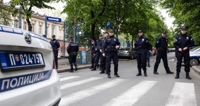 توقيف رجل بحوزته قوس رماية في بلغراد بعد هجوم أمام سفارة إسرائيل image